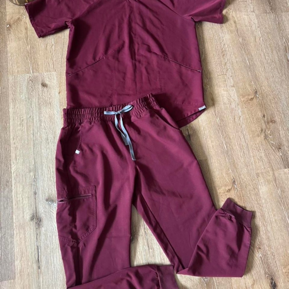 Figs Burgundy Crewneck‎ Top Sleeve & Jogger Scrub Set Size M